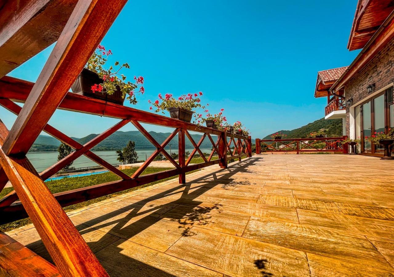Pensiunea Balkan Gornea Exterior foto